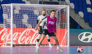 Jogadores da Seleção Brasileira treinando no Uzbequistão (Foto: Leto Dias/CBF)