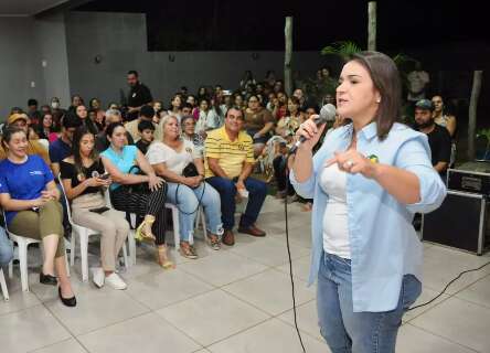 No Nova Lima, Adriane fala em zerar fila de espera por vagas nas escolas