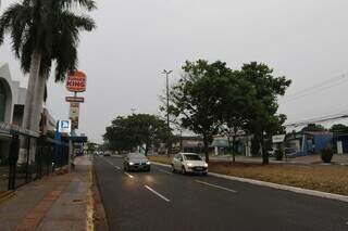 Chuva registrada na Avenida Mato Grosso na altura do bairro Vivendas do Bosque (Foto: Paulo Francis)