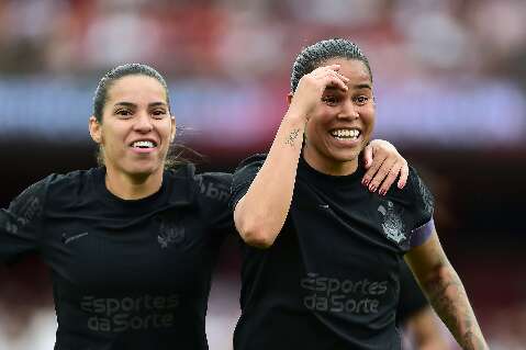 Corinthians derrota São Paulo e abre vantagem na final do Brasileiro Feminino