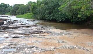 Rio Aquidauana em Rochedo onde o corpo da mulher foi encontrado (Foto: MS Norte)