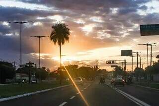 Céu na travessa Avenida Lúdio Martins Coelho em Campo Grande (Foto: Marcos Maluf\Arquivo)