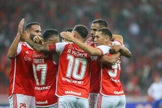 Jogadores do Colorado comemoram vitória diante do Cuiabá, pelo Brasileirão. (Foto: Ricardo Duarte/Internacional)