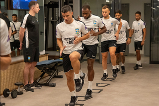 Marcênio em treino regenerativo após a partida contra Cuba (Foto: Leto Ribas/CBF)