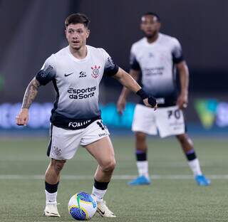 Rodrigo Garro domina a bola em jogo do Timão (Foto: Rodrigo Coca/Agência Corinthians)