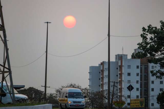 Fuma&ccedil;a das queimadas reaparece no c&eacute;u de Campo Grande