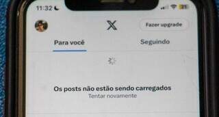 Usuária do X (ex-Twitter) recebe mensagem de erro ao abrir o aplicativo: &#34;os posts não estão sendo carregados&#34;. (Foto: Juliano Almeida)