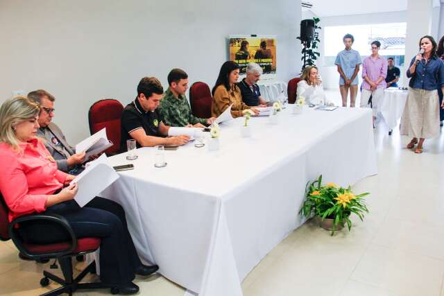 Candidatos assinam compromisso em prol das pessoas em situa&ccedil;&atilde;o de rua na Capital