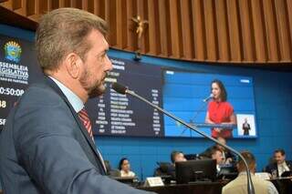 Deputado Pedro Kemp abriu sessão falando sobre conflito (Foto: Agência ALEMS)