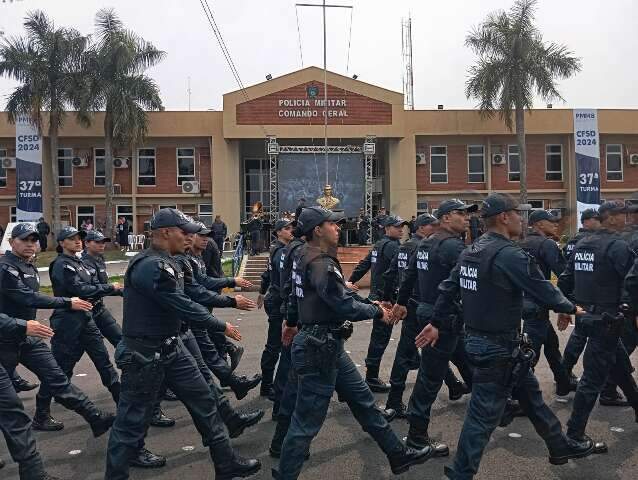 Com mais mulheres e 100% graduada, nova turma &eacute; formada para a PM