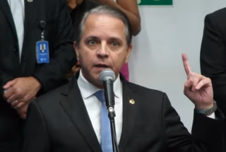 Deputado Coronel David  fala que não vai admitir que culpem a PM (Foto: Sessão on-line)