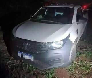 Veículo Fiat Strada roubado por bandido morto. (Foto: Direto das Ruas)