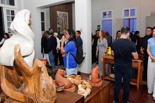 Espaço conta com exposição de artesanato. (Foto: Juliano Almeida)