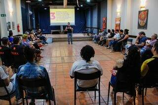 Eleitorado acompanha apresentação de propostas da chapa petista, no Teatro do Mundo. (Foto: Juliano Almeida)