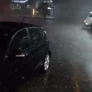 Tempo fecha na fronteira, com chuva forte e queda de granizo