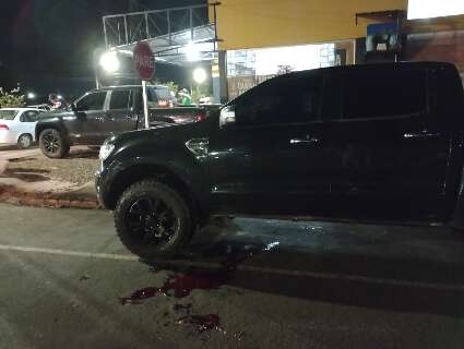 Dono de conveniência é assassinado com tiros na cabeça ao lado de caminhonete