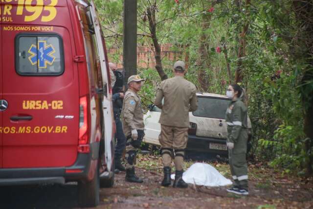 Corpo com tiro &eacute; encontrado a metros do local de assassinato na madrugada 