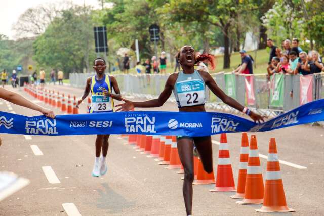 Atleta cuiabano e queniana conquistam 1&deg; lugar na Corrida do Pantanal