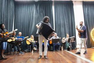 Apresentação musical durante inauguração da Casa da Cultura. (Foto: Juliano Almeida)