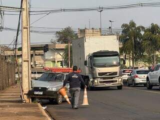 Acidente aconteceu nesta manhã na Rua Joaquim Murtinho (Foto: Marcos Maluf)