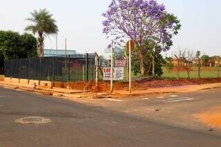 Cruzamento das ruas Santo Augusto e Filomena Cáceres, no Jardim Vida Nova onde aconteceu acidente (Foto: Henrique Kawaminami)