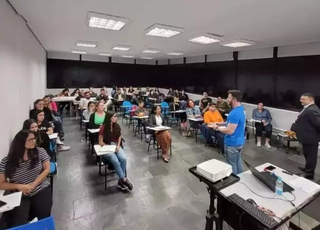 Participantes de curso de empreendedorismo, ministrado pela Sejuv. (Foto: Reprodução/PMCG)