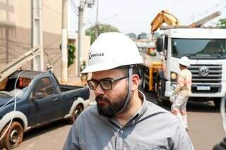 O coordenador de Construção e Manutenção da Energisa, João Ricardo, em entrevista (Foto: Henrique Kawaminami)