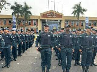 Militares enfileirados durante formatura da maior turma da PMMS, realizada na semana passada (Foto: Arquivo/Marcos Maluf) 