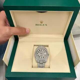 Um dos Rolex apreendidos com os suspeitos de tráfico de mulheres. (Foto: Assessoria PF)