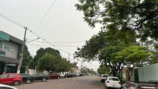 Céu em Corumbá com fumaça e totalmente encoberto registrado nesta quinta-feira (Foto: Luiz Bosco) 