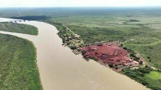 Área de embarque da LHG, em margem do Rio Paraguai (Foto: Reprodução LHG Mining)