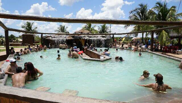 Fuja desse calor infernal em clubes e piscina de hotel em Campo Grande