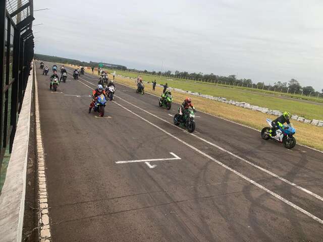 Com 40 pilotos, aut&oacute;dromo da Capital ter&aacute; motovelocidade