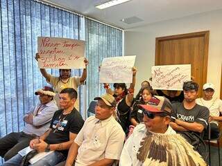 Protesto de indígenas durante audiência no Supremo Tribunal Federal. (Foto: Ascom Aty Guasu)