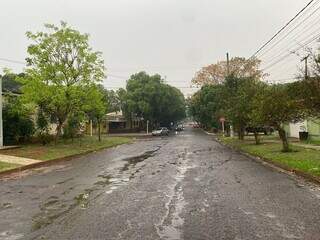 Chuva em Aquidauana, na manhã desta quinta-feira (Foto: O Pantaneiro)