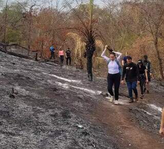 Incêndios integram o cenário. (Foto: Divulgação/262 Aventuras)