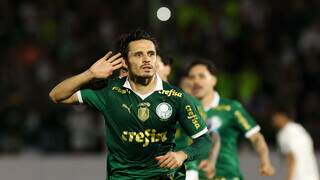 Raphael Veiga comemorando um dos gols diante do Galo (Foto: Cesar Greco/Palmeiras) 