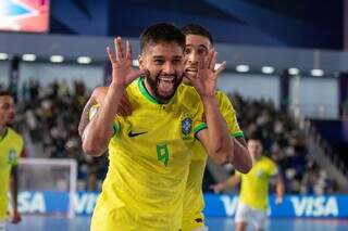 Brasil vence Marrocos e avan&ccedil;a para a semifinal da Copa do Mundo de futsal