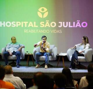 Beto abriu rodada de sabatinas e defendeu melhorar capacidade financeira da prefeitura (Foto: Izabela Cavalcanti)