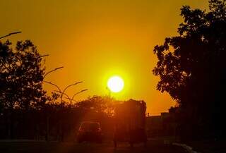 Sol brilha neste início de semana em Campo Grande (Foto: Henrique Kawaminami)