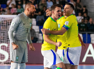 Jogadores comemoram gol do Marcel sobre o Marrocos (Foto: Leto Ribas/CBF)