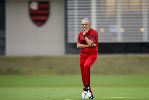 Flamengo anuncia demissão do técnico Tite e ex-lateral assume interinamente