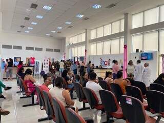 Sala de espera da unidade do Hospital de Amor em Campo Grande (Foto: Clara Farias)