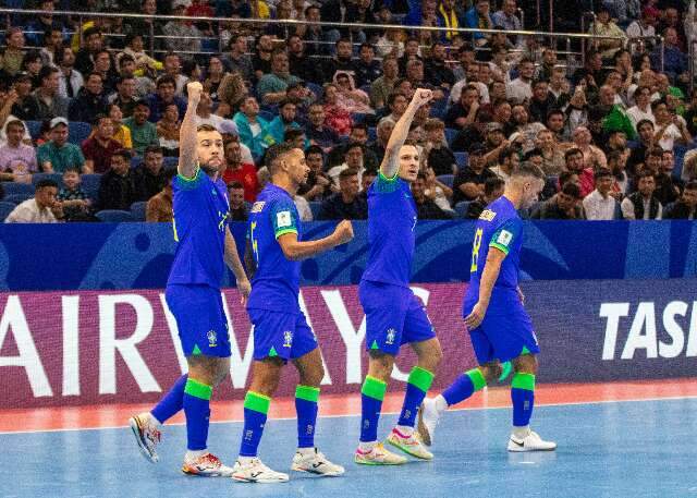 Com Marc&ecirc;nio em quadra, Brasil elimina Ucr&acirc;nia e est&aacute; na final da Copa do Mundo 