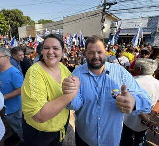 Prefeito reeleito Fábio Florença ao lado da vice Elange Ribeiro (Foto: Divulgação)