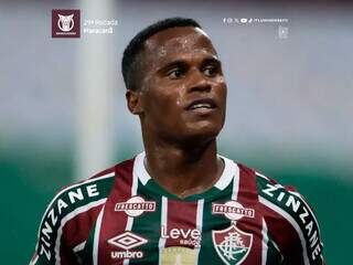 Jhon Arias comemora gol da partida contra o Cruzeiro, no gramado do Maracanã. (Foto: Lucas Merçon/Fluminense)