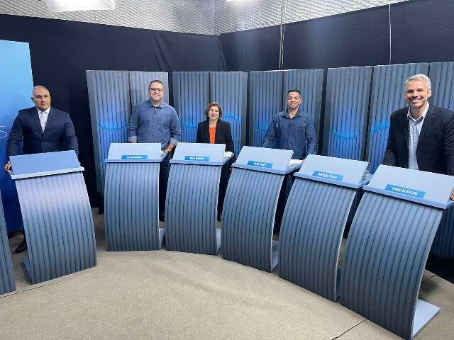 &Uacute;ltimo debate tem cr&iacute;ticas a &ldquo;fuj&atilde;o&rdquo; e a prefeito que disputa reelei&ccedil;&atilde;o