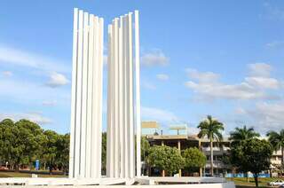 Monumento que fica em frente à UFMS, em Campo Grande (Foto: Divulgação)