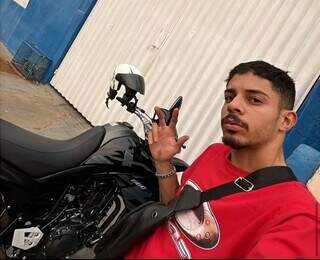 Jovem morreu a 100 metros de casa com moto que ganhou da m&atilde;e h&aacute; 4 meses