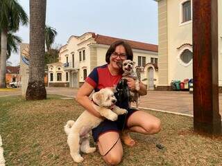 No dia da ben&ccedil;&atilde;o aos animais, &ldquo;Sapeca&rdquo; celebra cura do c&acirc;ncer  